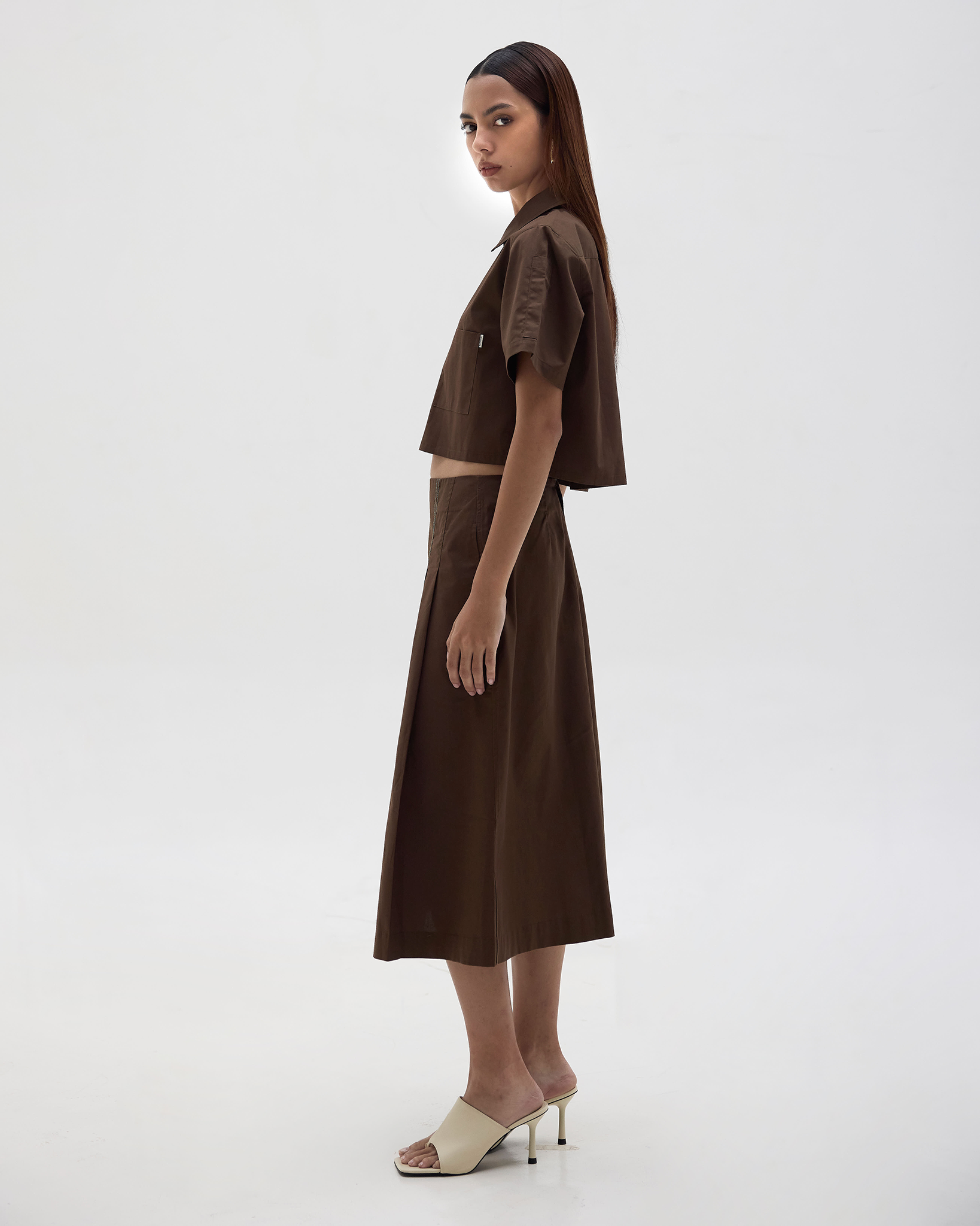 Alex Boxy Cropped Organic Cotton Shirt Chocolate